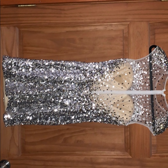 Formal mini sequin dress - Picture 2 of 4